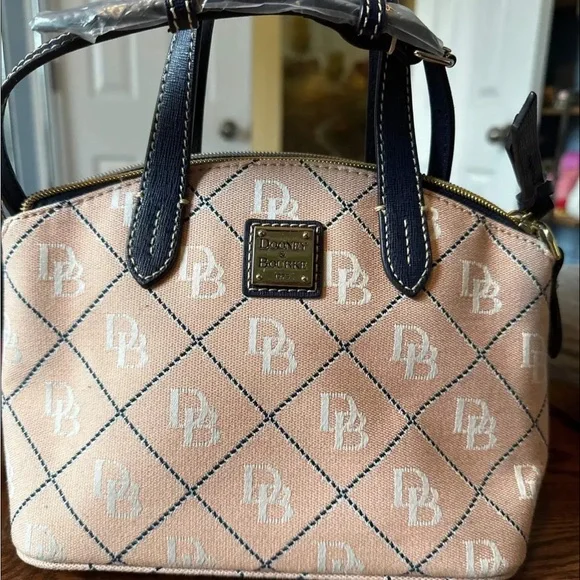 Dooney and Bourke Cute Purse Unused Excellent Condition Valentines - Picture 3 of 4